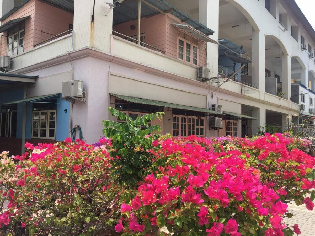 อัญชนาเฮาส์ Hotel หาดจอมเทียน ภายนอก รูปภาพ