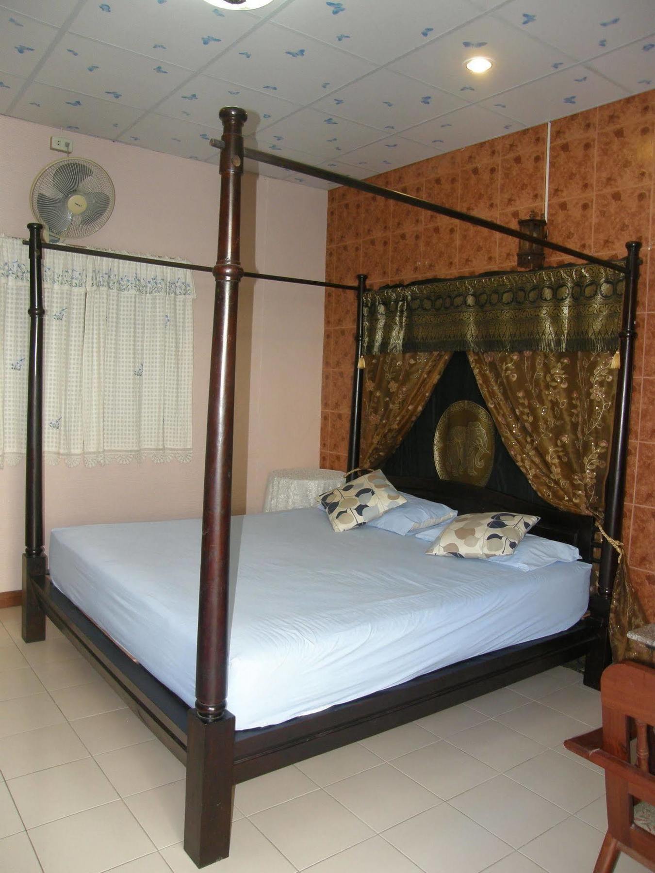 อัญชนาเฮาส์ Hotel หาดจอมเทียน ภายนอก รูปภาพ